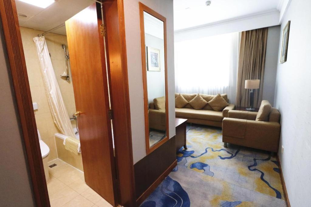 Qingdao Royal Garden Hotel מראה חיצוני תמונה