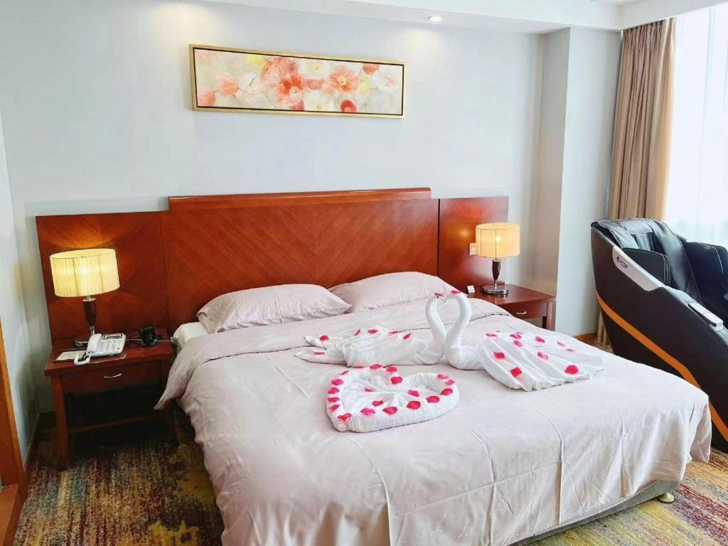 Qingdao Royal Garden Hotel מראה חיצוני תמונה