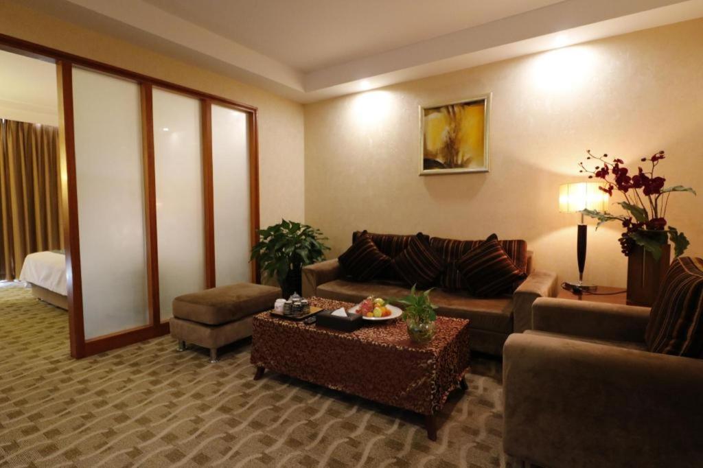 Qingdao Royal Garden Hotel מראה חיצוני תמונה