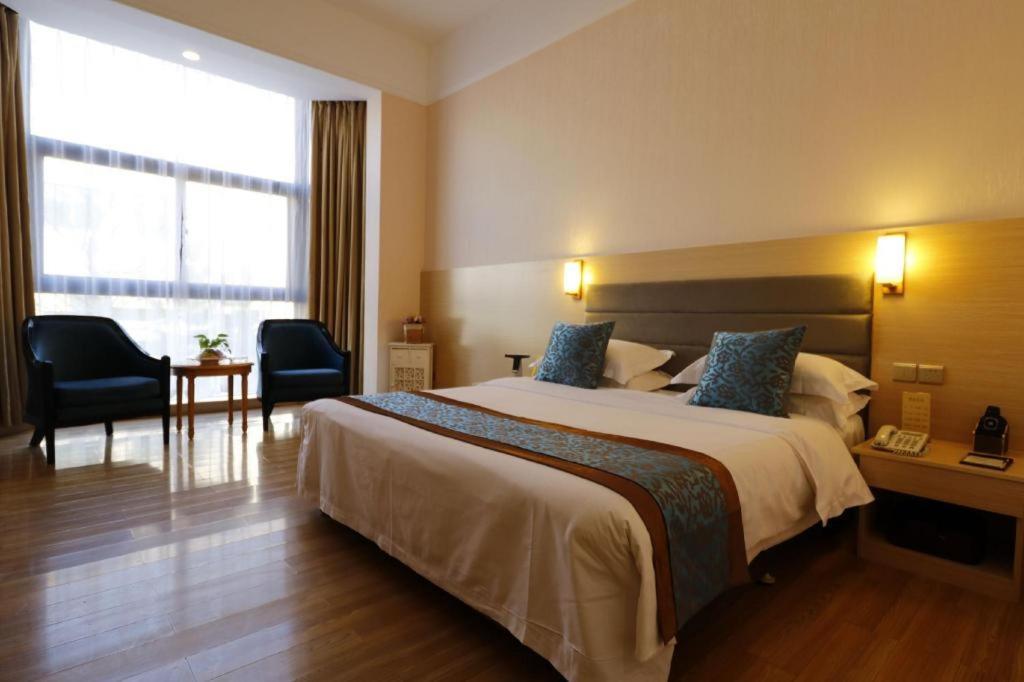 Qingdao Royal Garden Hotel מראה חיצוני תמונה